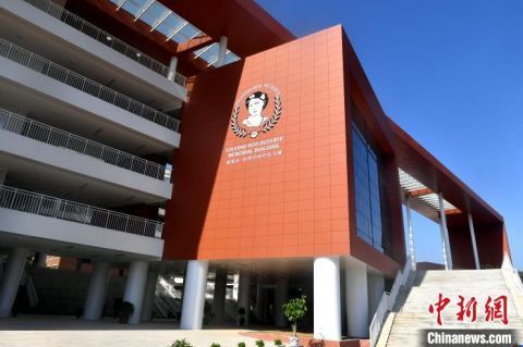 福建师范大学索莱达学院首批菲律宾籍硕士研究生毕业，深化中菲教育合作